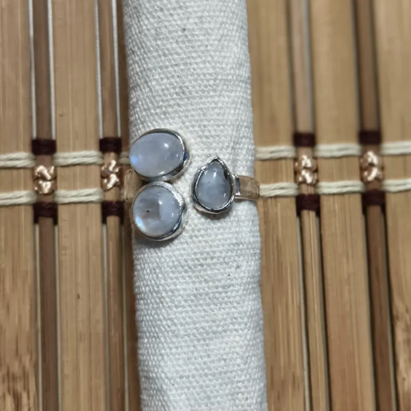 Anillo de Piedra Luna